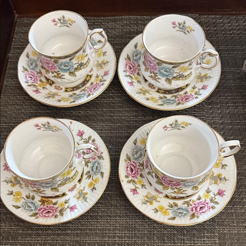 Queen’s Cathay Rosina China Co. Ltd. Fine Bone China Tea Cup & Saucer Set of 4